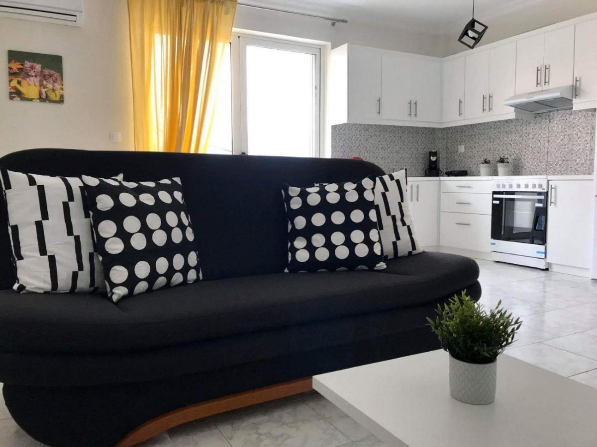 Lilis Apt In Center With Sea View كارباثوس المظهر الخارجي الصورة