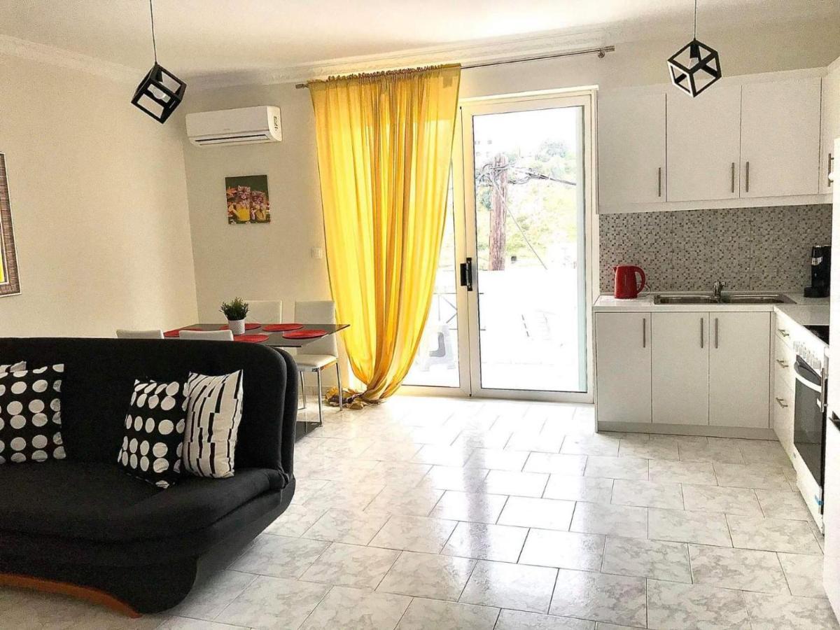 Lilis Apt In Center With Sea View كارباثوس المظهر الخارجي الصورة