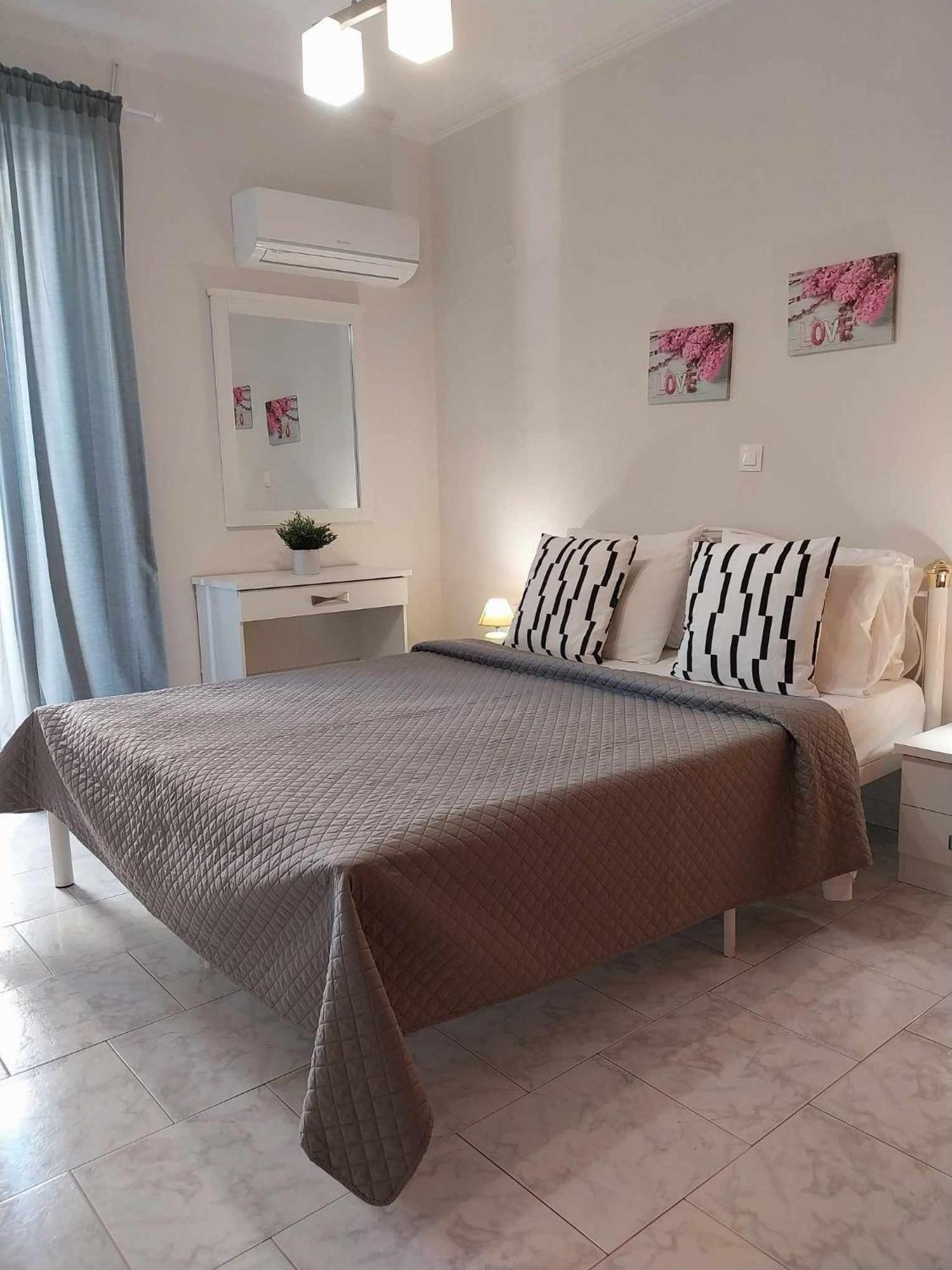 Lilis Apt In Center With Sea View كارباثوس المظهر الخارجي الصورة